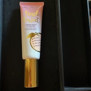 - Too faced tutti frutti foundation (toffee)